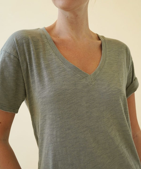 COTTON SLUB V NECK ON HER DAY TOP