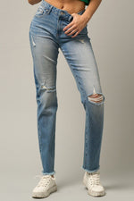 Frayed Hem Tapered Jeans